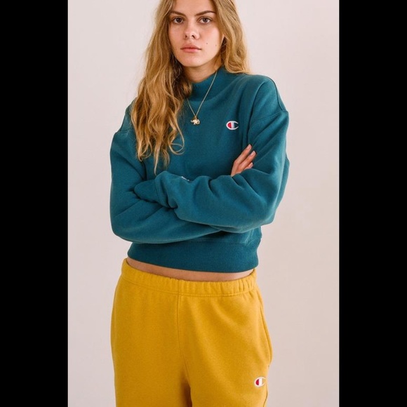 Champion Reverse Crop Mock Neck Sweatshir - Picture 3 of 5